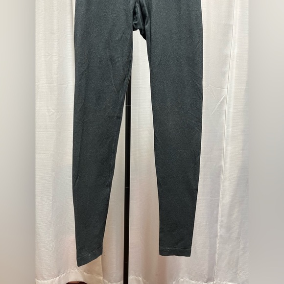 Lululemon Wunder Under Pant in grey | size 4 - Picture 3 of 8